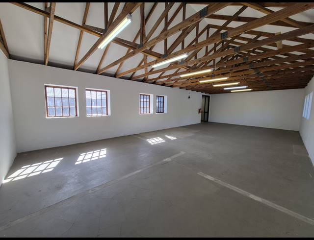 90M² OFFICE TO LET IN PARKMORE